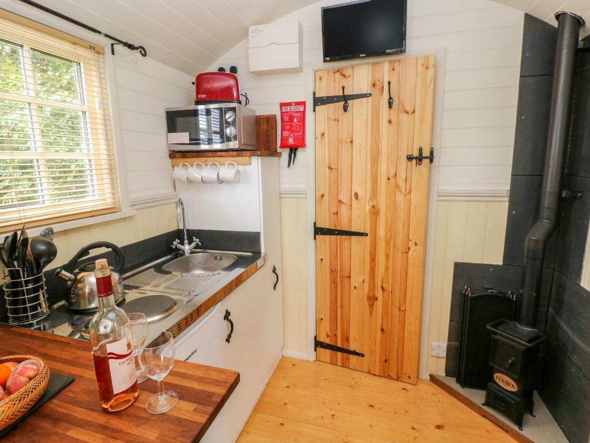 Shepherds Hut - The Crook มิลฟอร์ดเฮเวน ภายนอก รูปภาพ